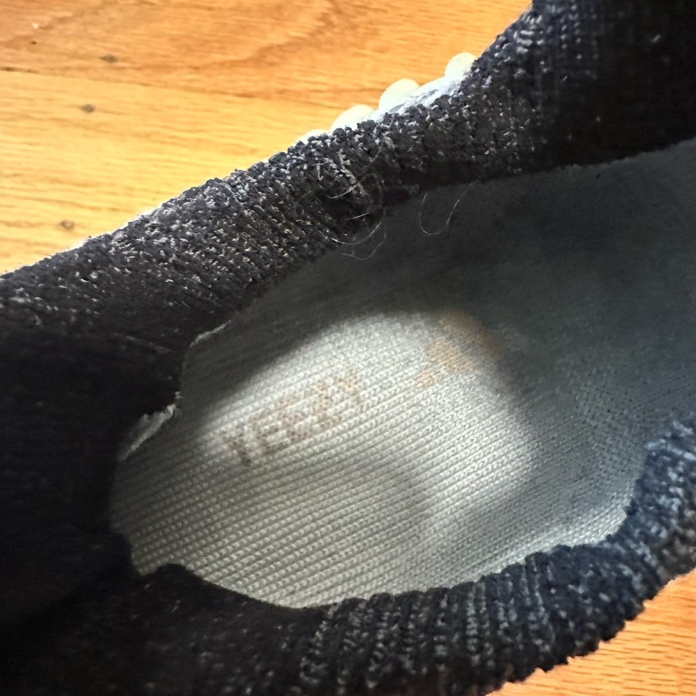 Adidas Yeezy Boost 350 V2 CMPCT - Picture 4 of 5